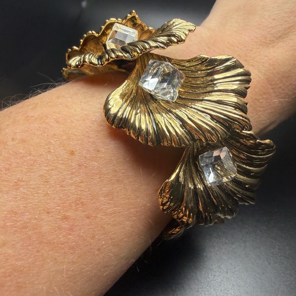 Catwalk Jon - Floral glass crystal Statement Bracelet - Picture 5 of 6